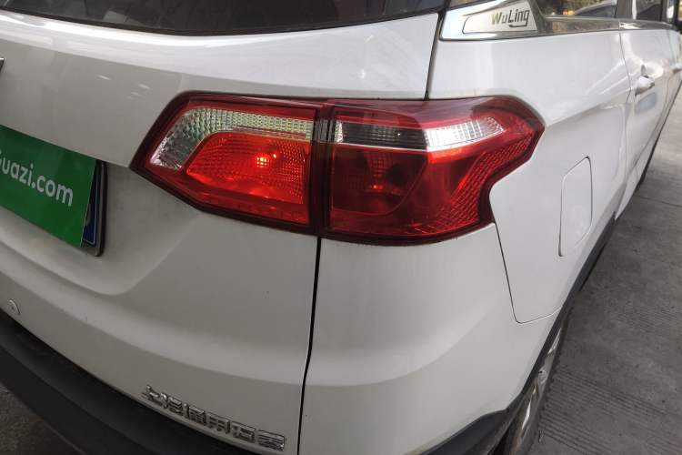 Used Wuling Hongguang S3 2018 1.5L Manual Luxury Model China V Standard
