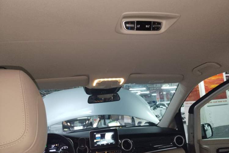 Used Mercedes-Benz V-Class 2016 V 260 Avantgarde Edition