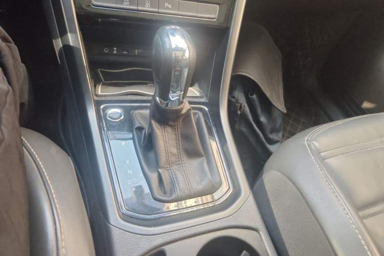 Used Volkswagen Touran 2018 Volkswagen Touran L 280TSI DSG Boundary Edition 7 Seats China VI Standard
