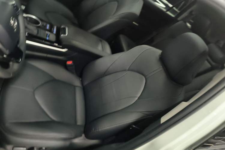 Used Toyota Highlander 2022 Dual-Engine 2.5L Four-Wheel Drive Prestige Version 7 Seats
