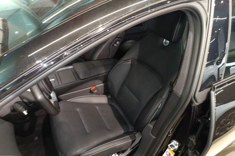 Used  12 2025 Ultra Extended-Range Edition