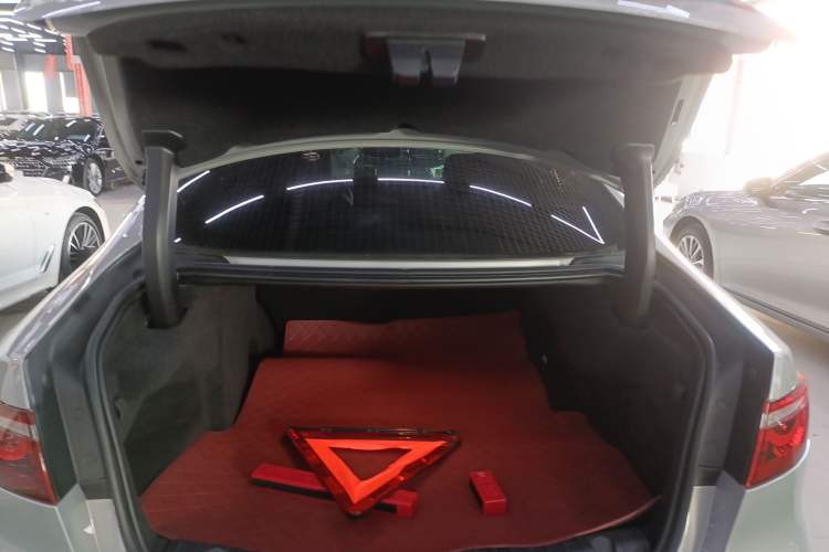 Used Jaguar XFL 2023 XFL 2.0T P250 Two-Wheel-Drive Elite Sport Edition
