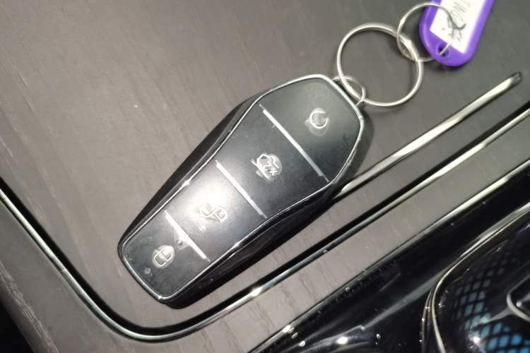 Used BYD Han 2025 DM-i Intelligent Driving Edition 125KM LiDAR Flagship Model
