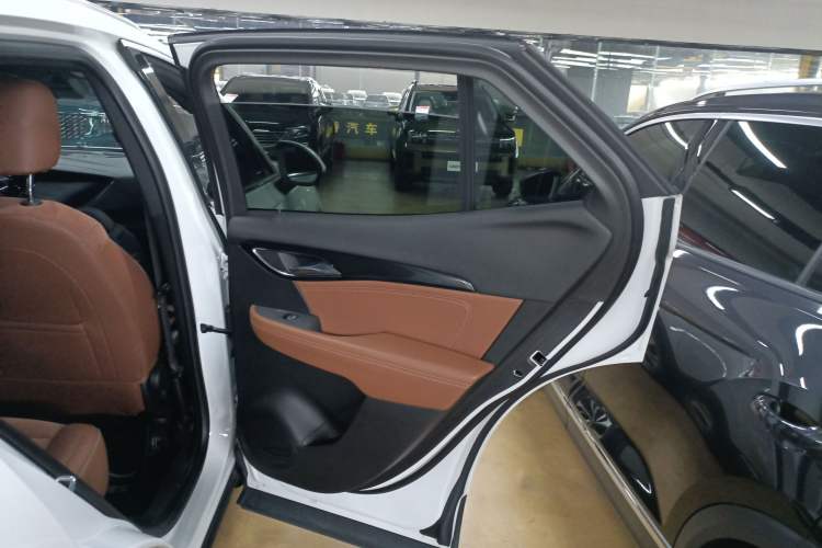 Used Buick Envision 2020 Encore S 652T Four-Wheel Drive Luxury Model
