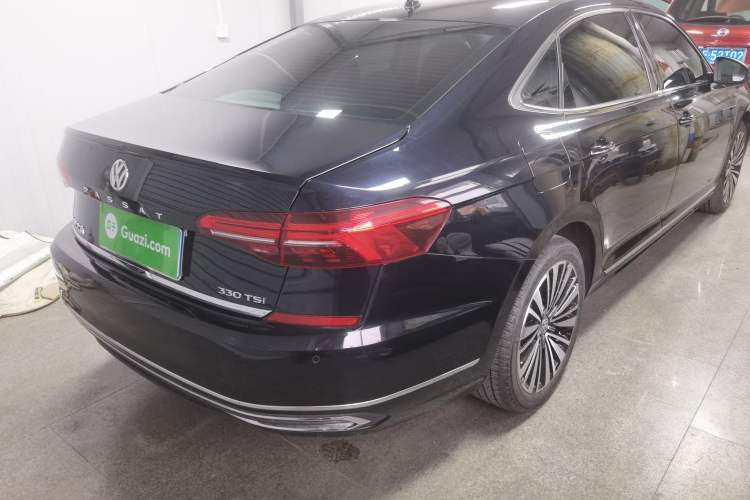 Used Volkswagen Passat 2019 330TSI Luxury Edition China VI Standard
