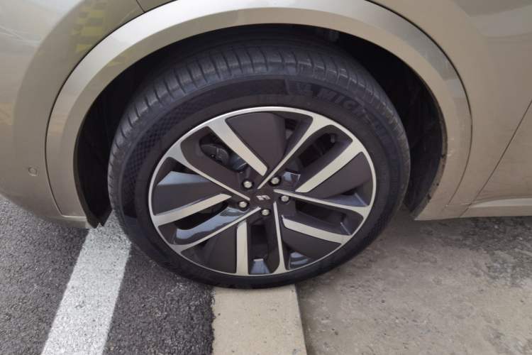 Used Li Auto L8 2024 Ultra Model
