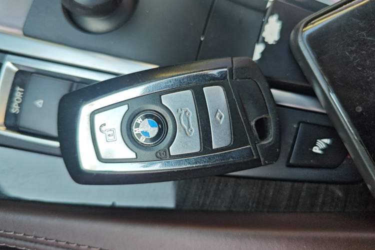 Used BMW 5 Series 2014 525Li Luxury Design Package