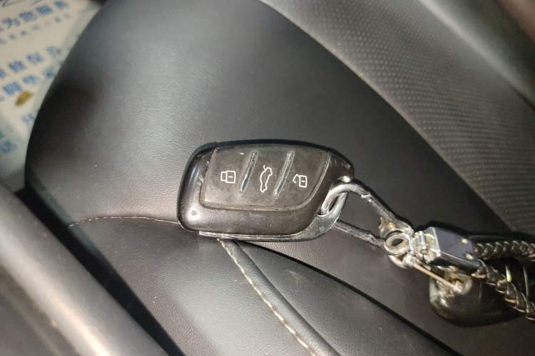 Used Roewe i5 2020 1.5L Automatic 4G Connect Luxury Flagship Edition
