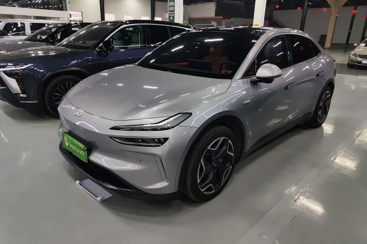 Used ONVO L60 2024 60 kWh Rear-Drive Version