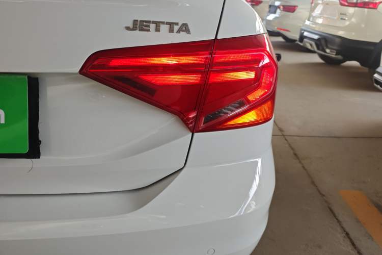 Used Volkswagen Jetta 2019 Dream Edition 1.4L Manual Fashion Version