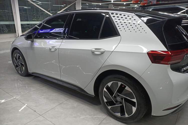 Used Volkswagen ID.3 2025 Smart Version Pure & Intelligent Enjoyment Edition
