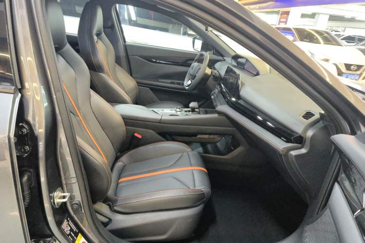 Used Changan UNI-V 2024 1.5T Luxury Edition
