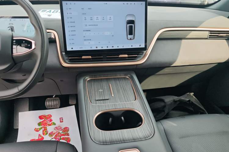 Used  eπ008 2024 210Max Range-Extended Version 6 Seats