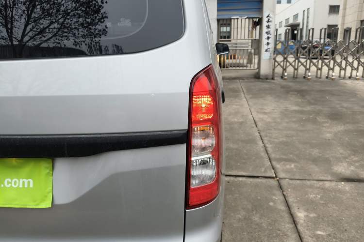 Used Wuling Hongguang V 2022 1.5L Jingqu Edition Electric-Assist LAR