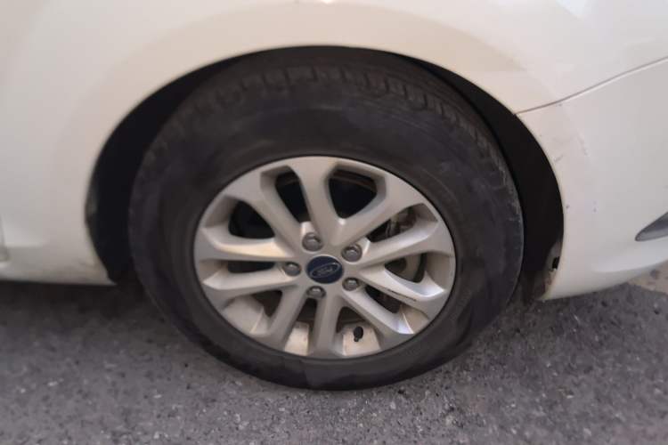 Used Ford Focus 2013 Hatchback Classic 1.8L Automatic Base Model
