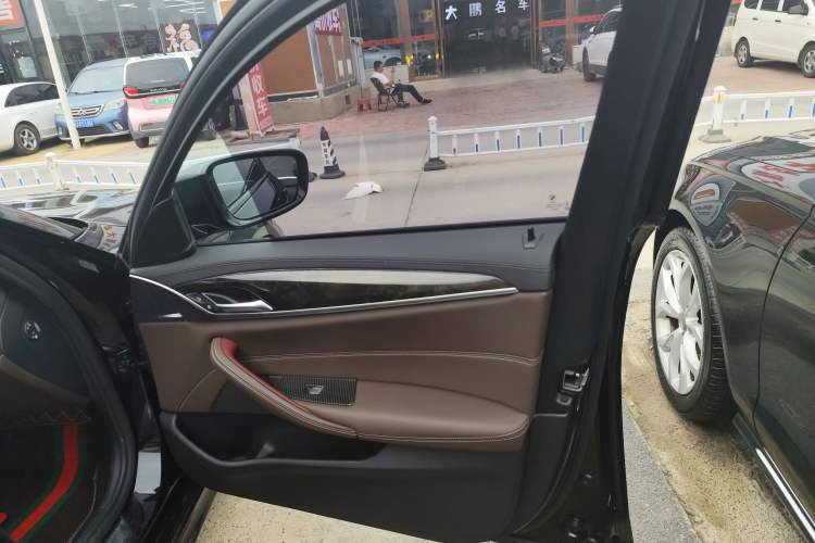 Used BMW 5 Series 2019 Restyled 525Li M Sport Package
