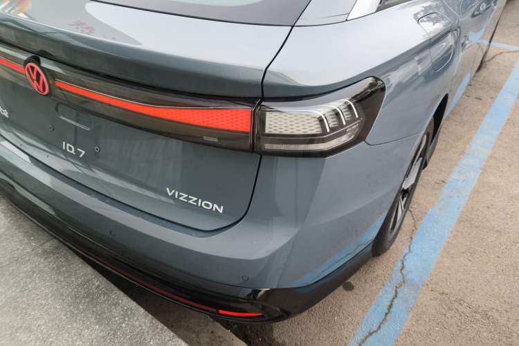 Used Volkswagen ID.7 VIZZION 2024 AIR model
