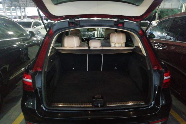 Used Mercedes-Benz GLC 2016 GLC 260 4MATIC Luxury Model
