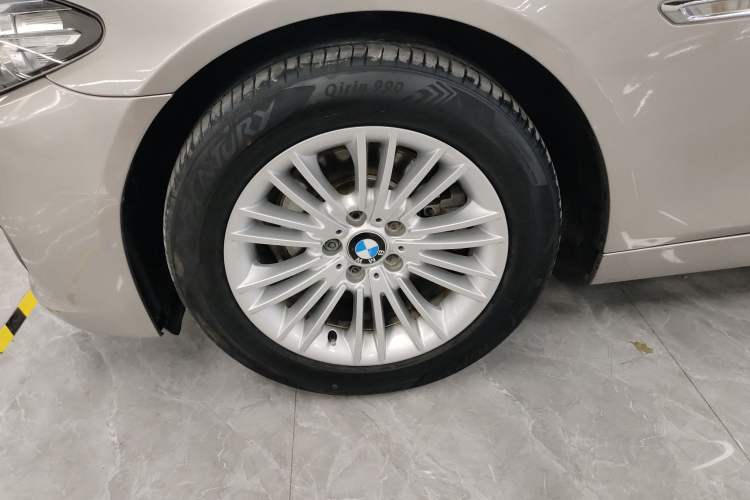 Used BMW 5 Series 2014 525Li Leading Model