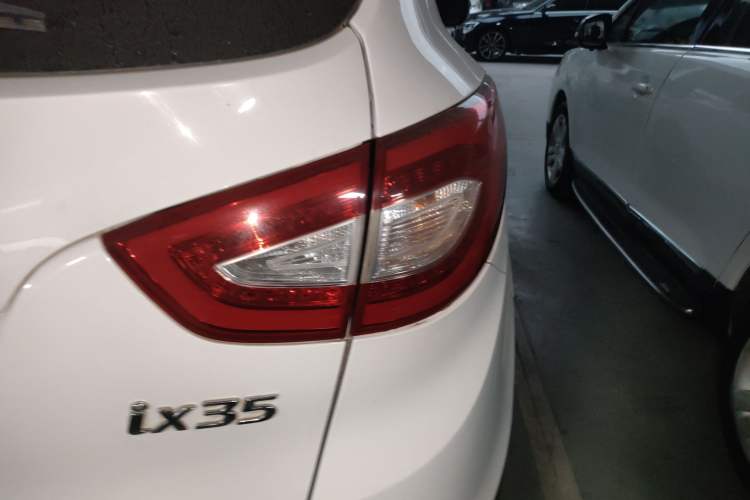 Used Hyundai ix35 2015 2.0L Automatic 2WD Smart Type China IV
