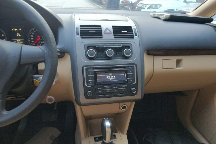 Used Volkswagen Touran 2013 1.4T DSG Comfort Edition 5-Seater
