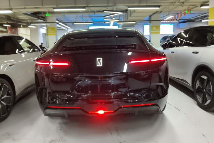 Used  12 2024 700 Three-Laser Rear-Wheel Drive Luxury Edition
