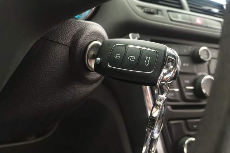 Used Buick Encore 2015 1.4T Automatic Two-Wheel Drive Urban Elite Version
