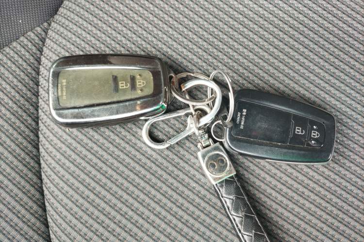 Used Toyota Highlander 2023 2.5L Smart Electric Hybrid Dual-Engine Two-Wheel Drive Elite Version 5 Seats
