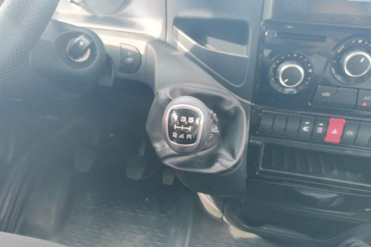 Used Iveco Eurocargo 2021 2.0T Manual Super-Rui Long Wheelbase Short Overhang High Roof Manual Doors F1A
