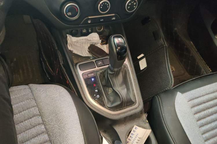 Used Hyundai ix25 2015 1.6L Automatic Two-Wheel Drive Smart GLS Trim
