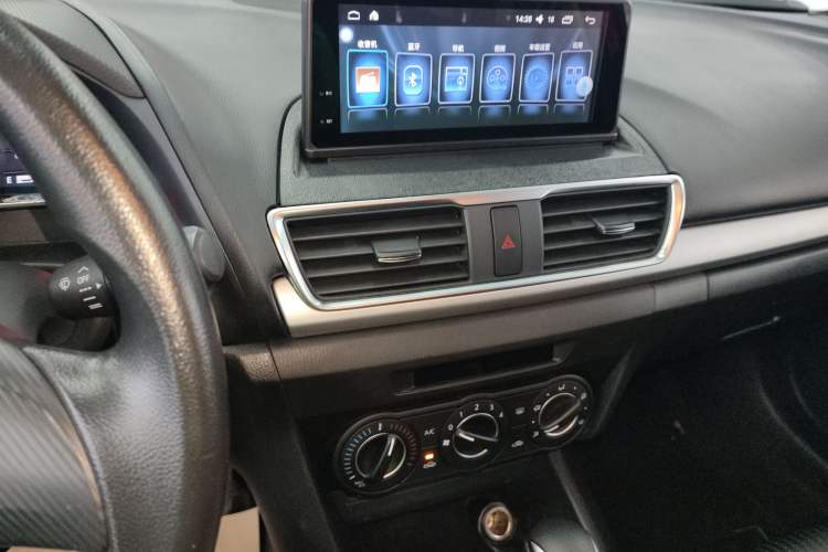 Used Mazda Mazda 3 Axela 2016 Sedan 1.5L Automatic Comfort Model
