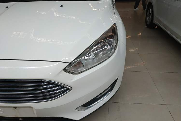 Used Ford Focus 2018 Sedan Classic EcoBoost 180 Automatic Elite Model