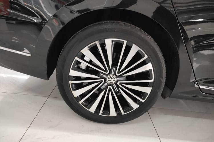 Used Volkswagen Passat 2020 330TSI Luxury Edition China VI
