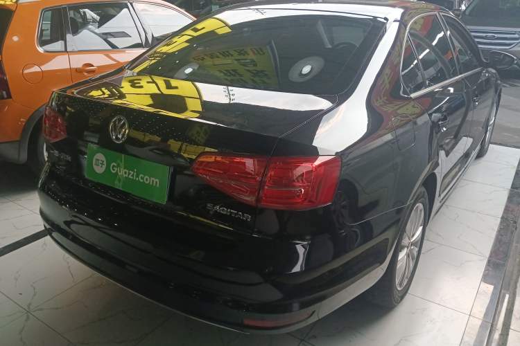 Used Volkswagen Sagitar 2015 1.6L Automatic Comfort Model