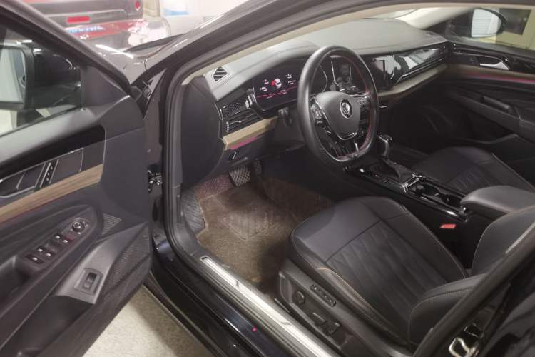 Used Volkswagen Passat 2019 330TSI Luxury Edition China VI Standard
