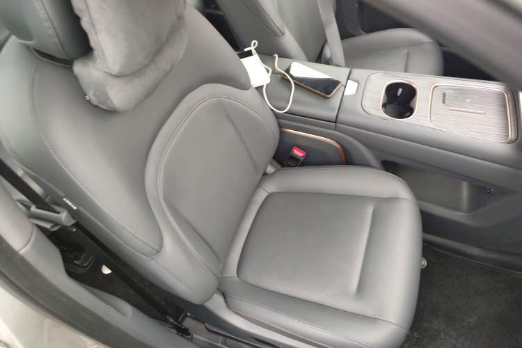 Used  eπ008 2024 210Max Range-Extended Version 6 Seats