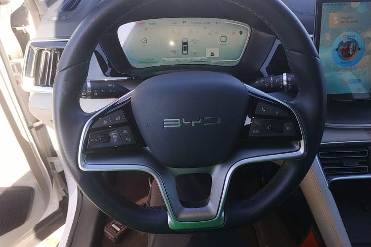 Used BYD Song PLUS New Energy 2024 HONOR Edition DM-i 110km Flagship PLUS
