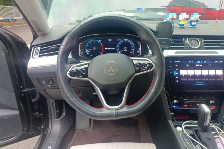 Used Volkswagen Magotan 2024 2 Million Units Zhongxiang Version 330TSI DSG Luxury Edition
