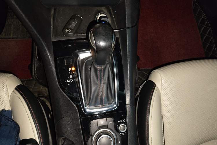 Used Mazda Mazda 3 Axela 2014 Sedan 2.0L Automatic Sport Model