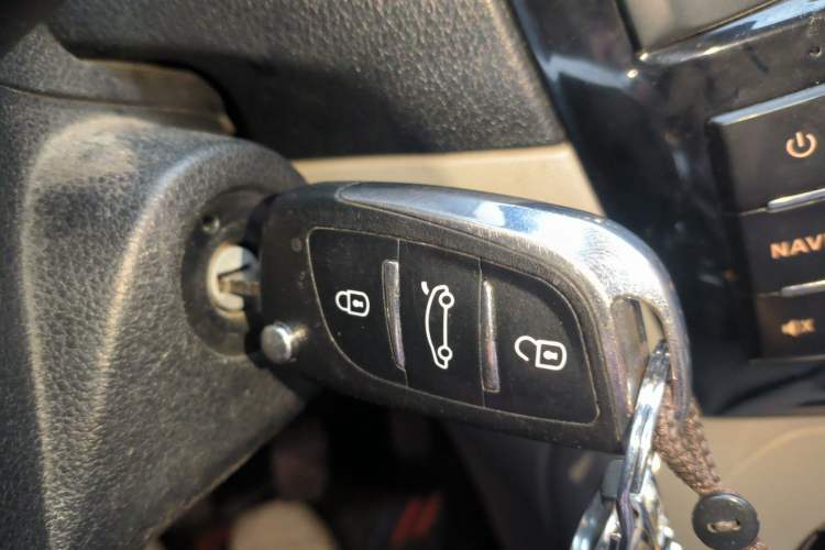 Used Citroen Elysee 2014 1.6L Manual Fashion Edition