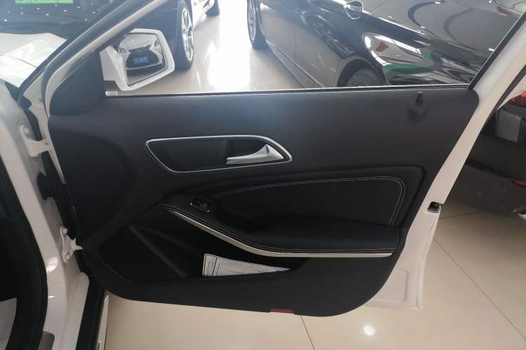 Used Mercedes-Benz GLA 2015 GLA 220 4MATIC Fashion Model