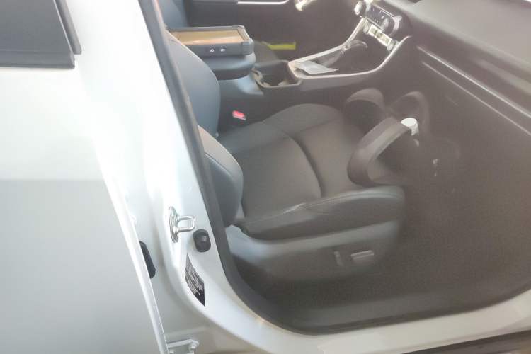 Used Toyota Wildlander 2023 2.0L CVT Four-Wheel Drive Luxury PLUS Edition