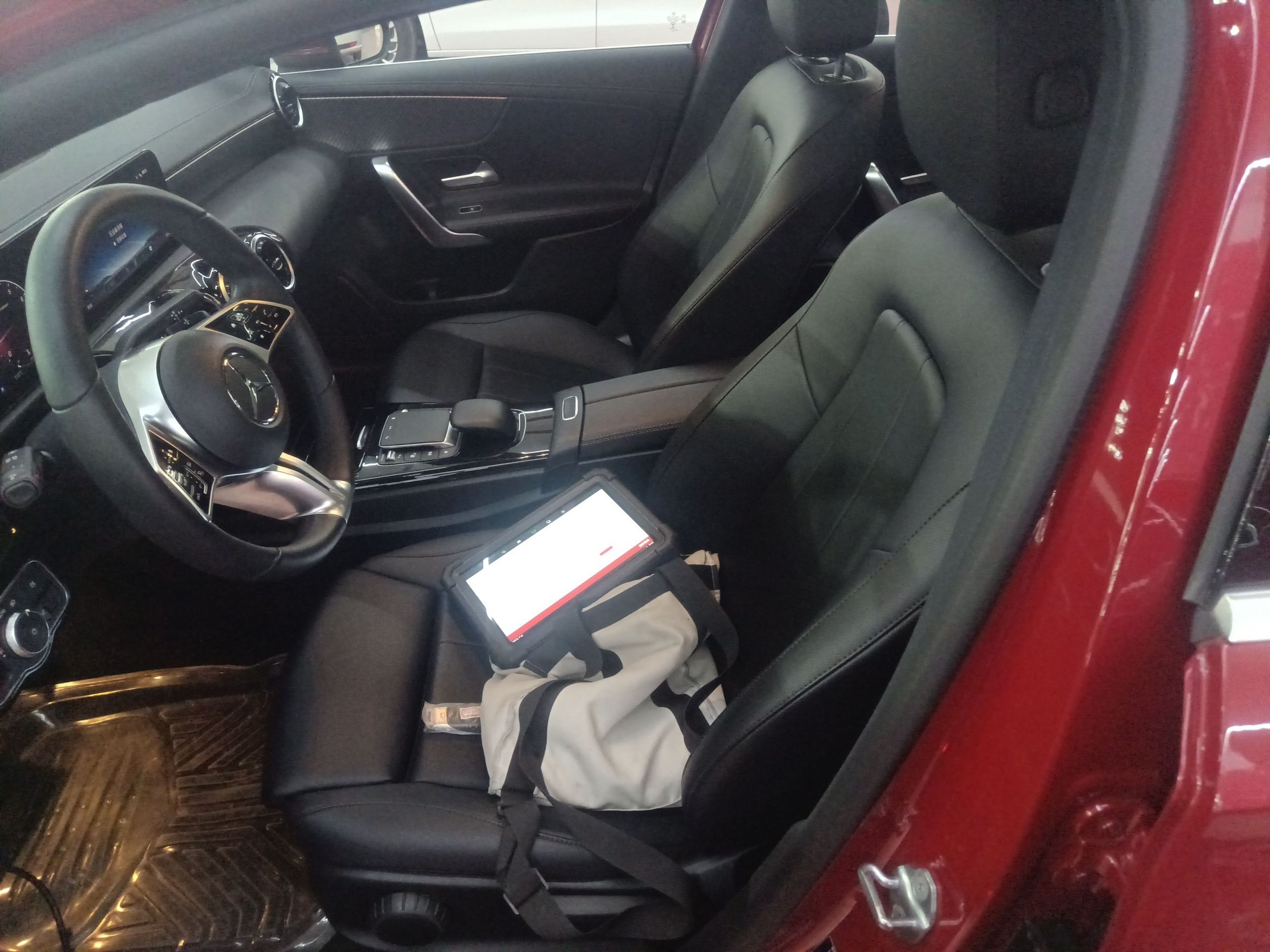 Переднее сиденье в автомобиле