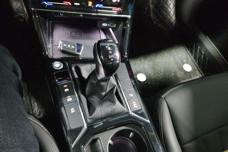 Used Volkswagen Passat 2024 380TSI Starry Luxury Edition
