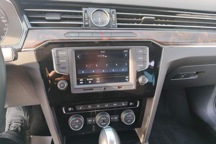 Used Volkswagen Magotan 2017 330TSI DSG Luxury Model
