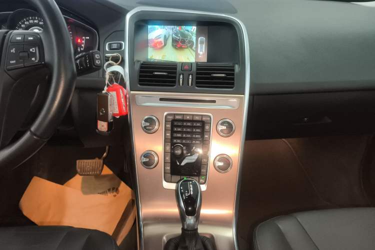 Used Volvo XC60 2017 T5 Smart Upgrade Edition
