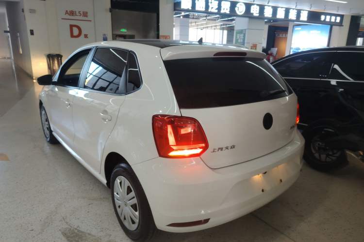 Used Volkswagen Polo 2016 1.4L Manual Fashion Model
