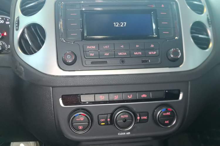 Used Volkswagen Tiguan 2017 300TSI Automatic Two-Wheel Drive Silk Road Comfort Edition
