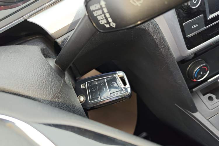 Used Volkswagen Lamando 2019 230TSI DSG Vision Edition China VI Standard
