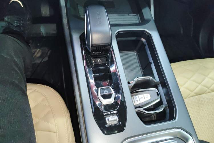 Used Geely Auto Haoyue L 2023 2.0T DCT Flagship Version